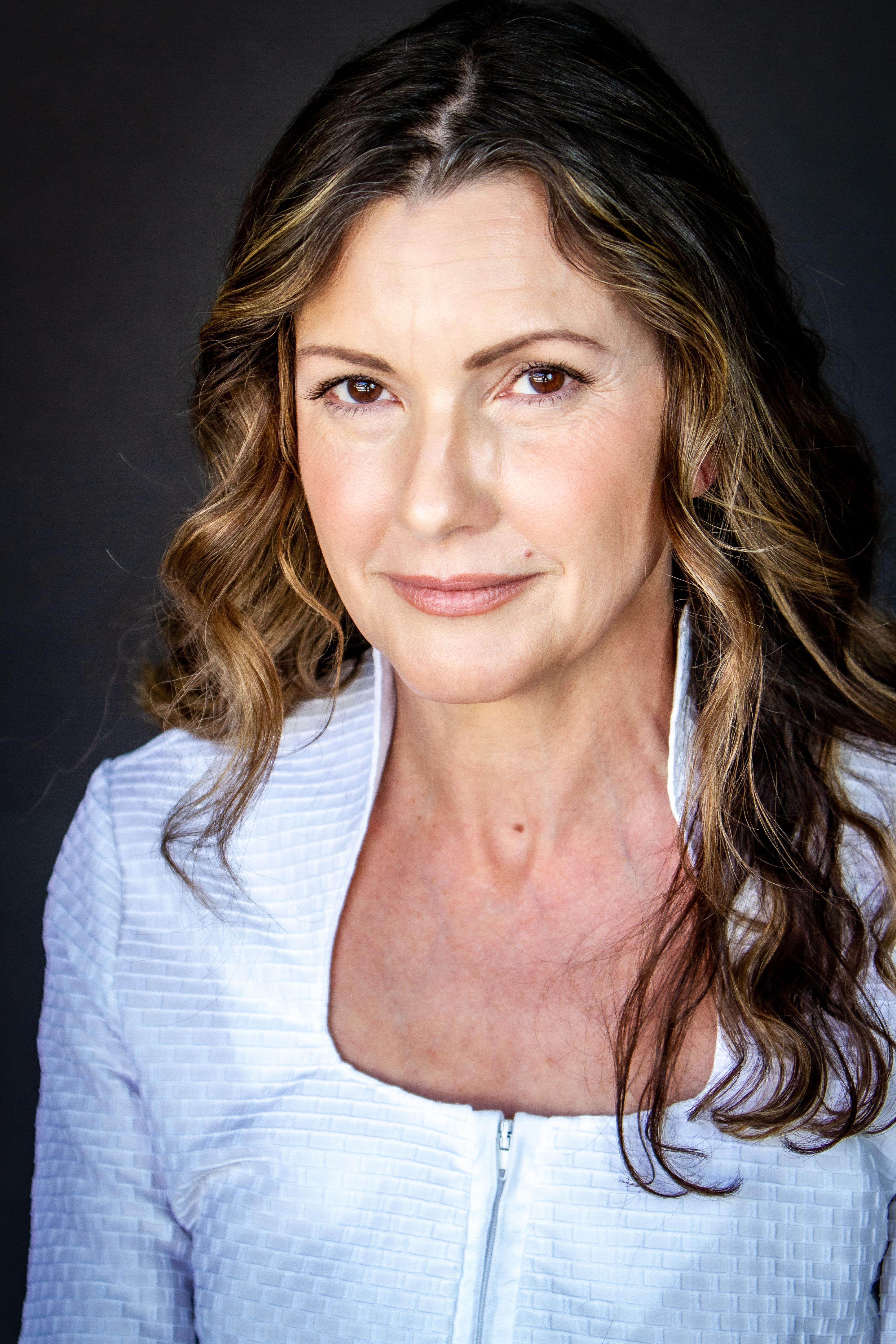 Leslie Horan image