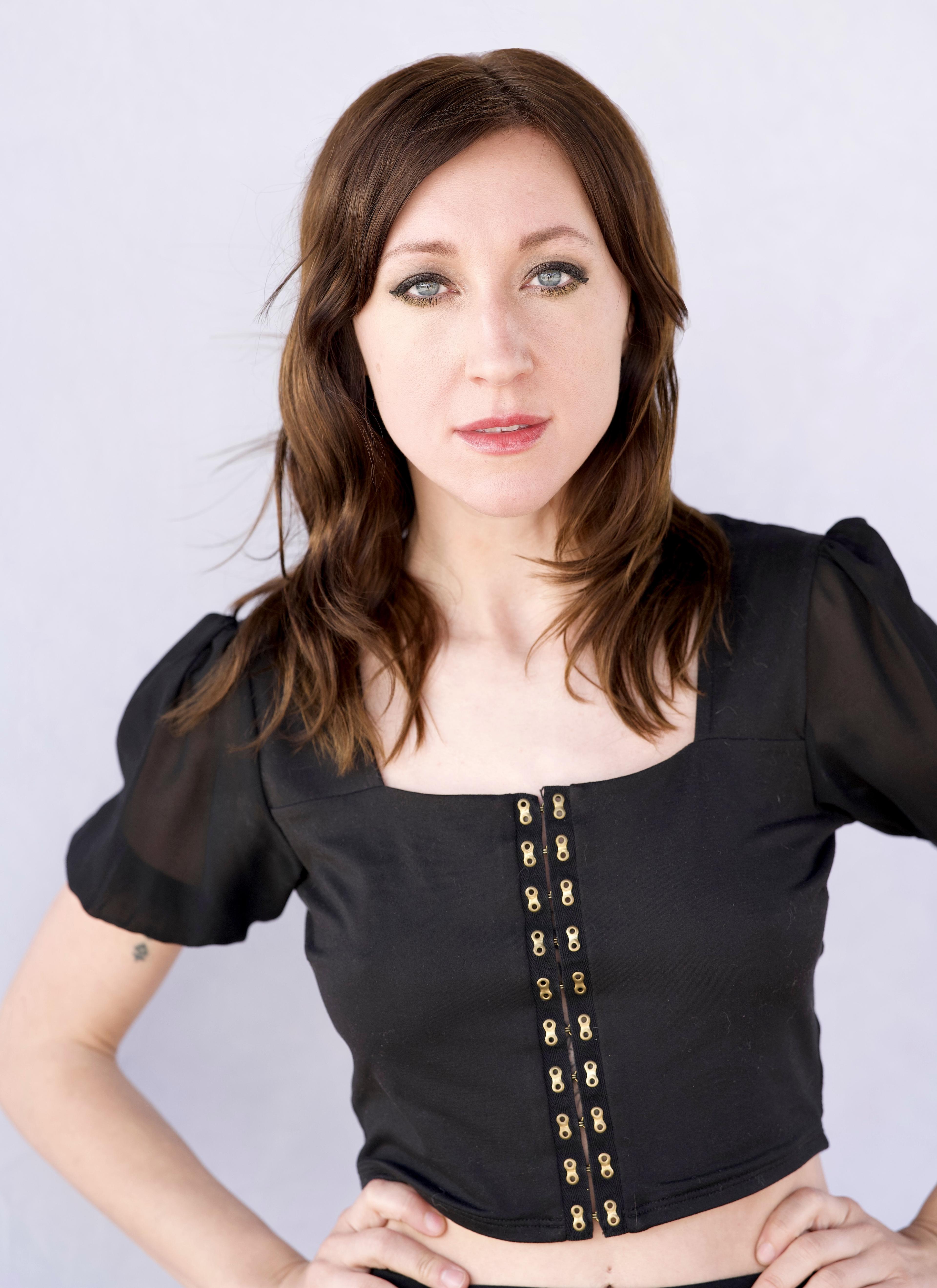 Lauren Lakis image