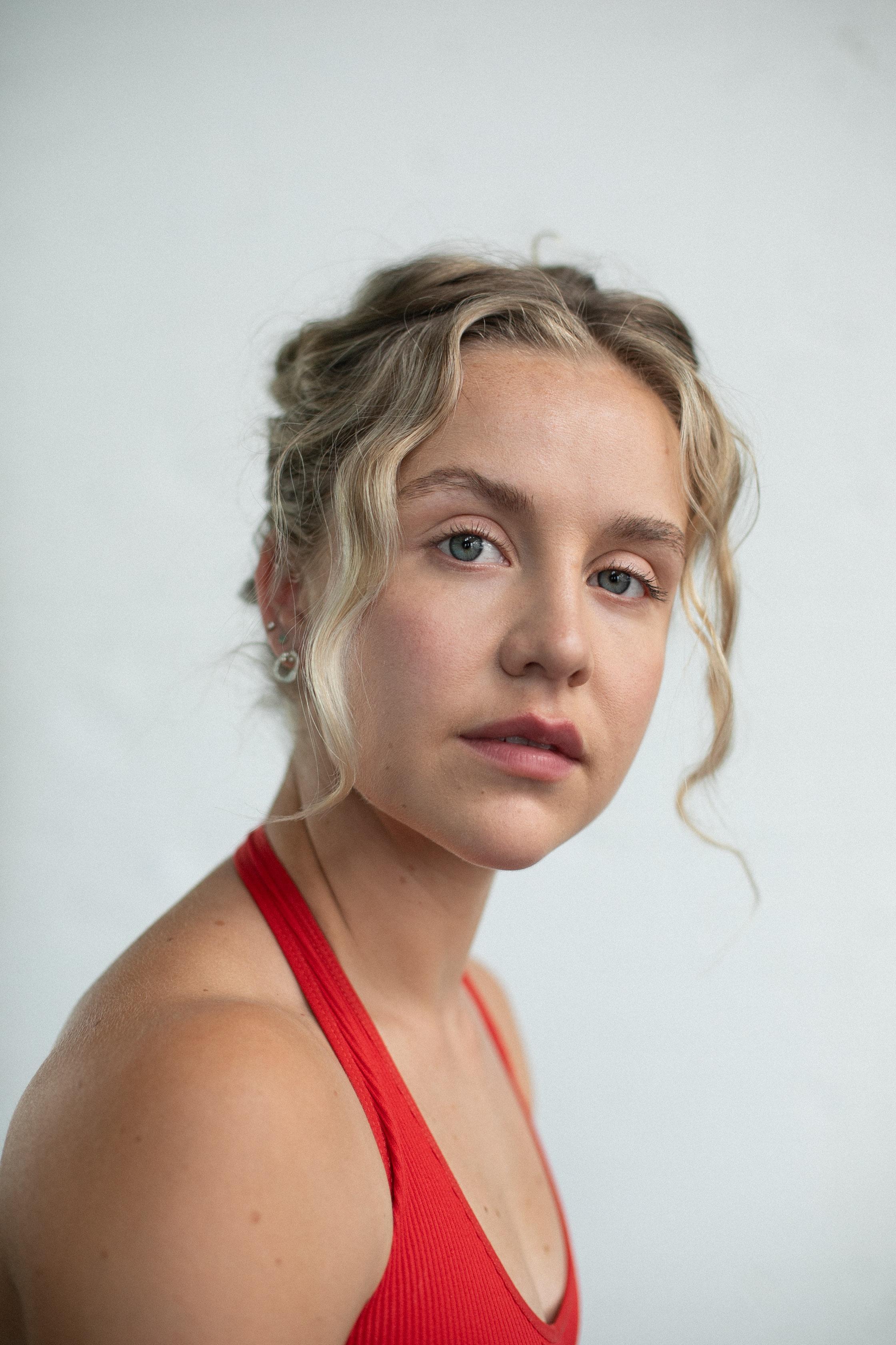 Olivia Barrowclough image